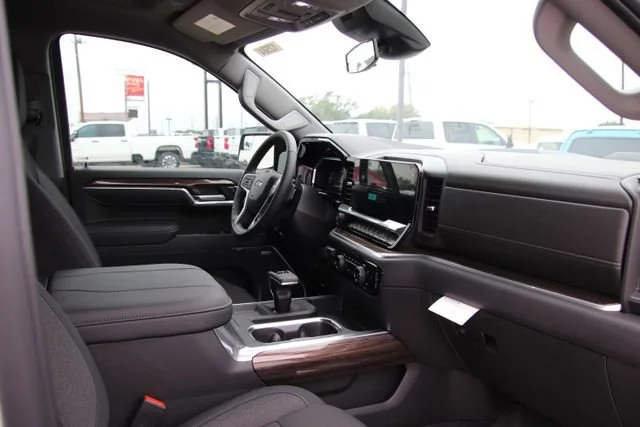 New 2026 Summit White Chevrolet LT Trail Boss image 25