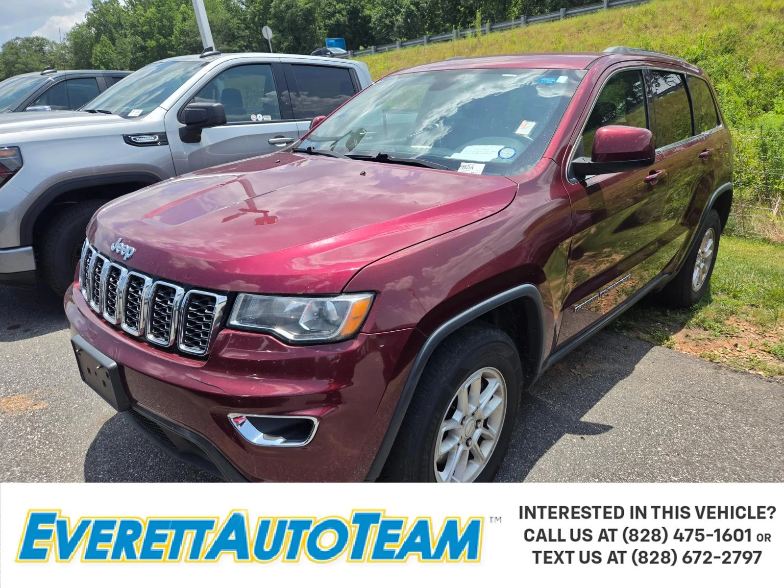 Used 2018 Red Jeep Laredo E image 1