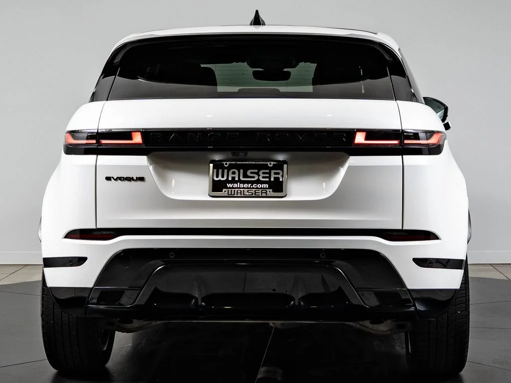 Used 2025 Ostuni Pearl White Metallic Land Rover Dynamic image 7
