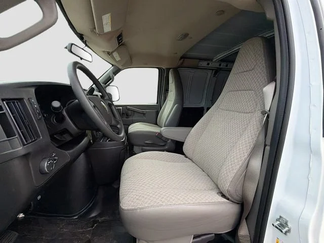 2025 Chevrolet Express Cargo Work Van - Photo 22