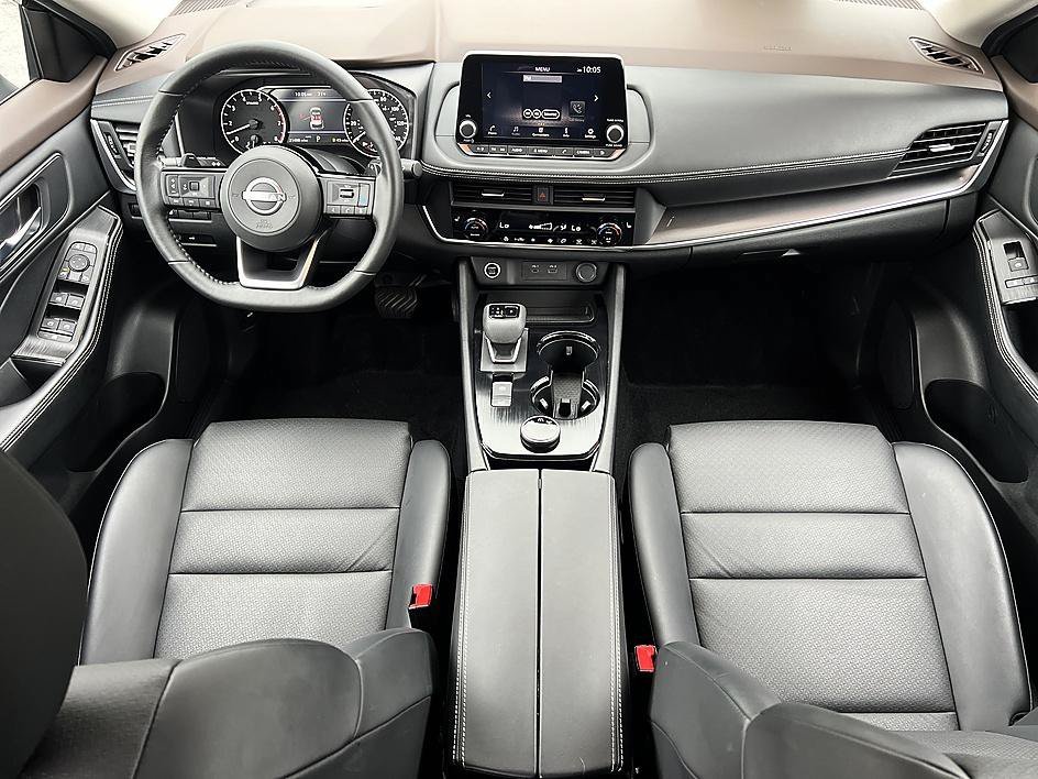 Used 2023 Super Black Nissan SV image 18