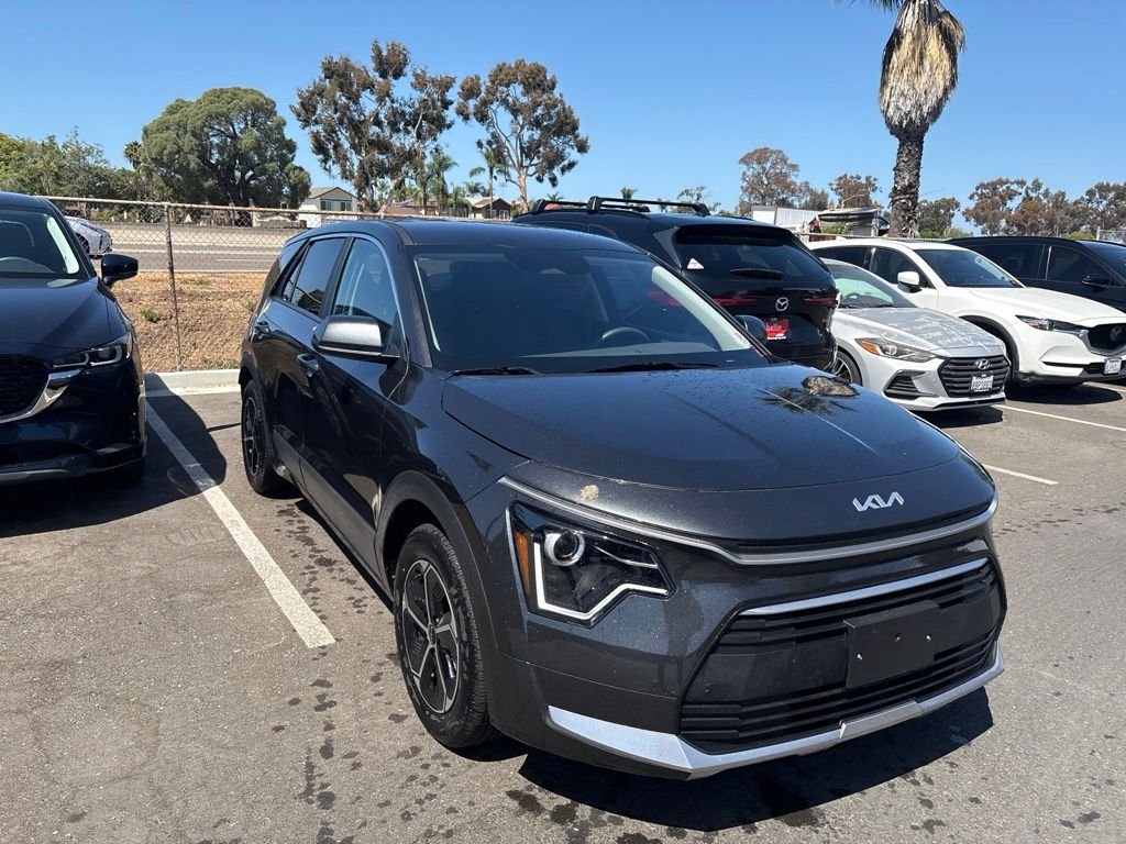 Used 2026 Gray Kia LX image 5