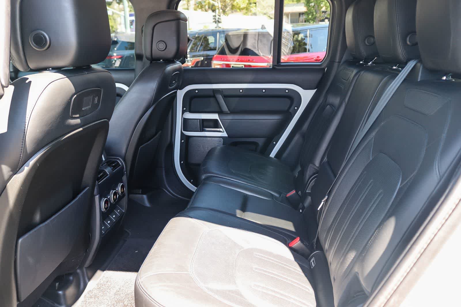 Used 2020 Fuji White Land Rover HSE image 15