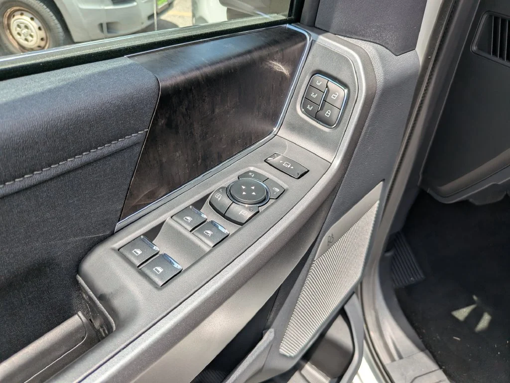 New 2026 Star White Metallic Tri-Coat Ford F-250® Lariat® image 19