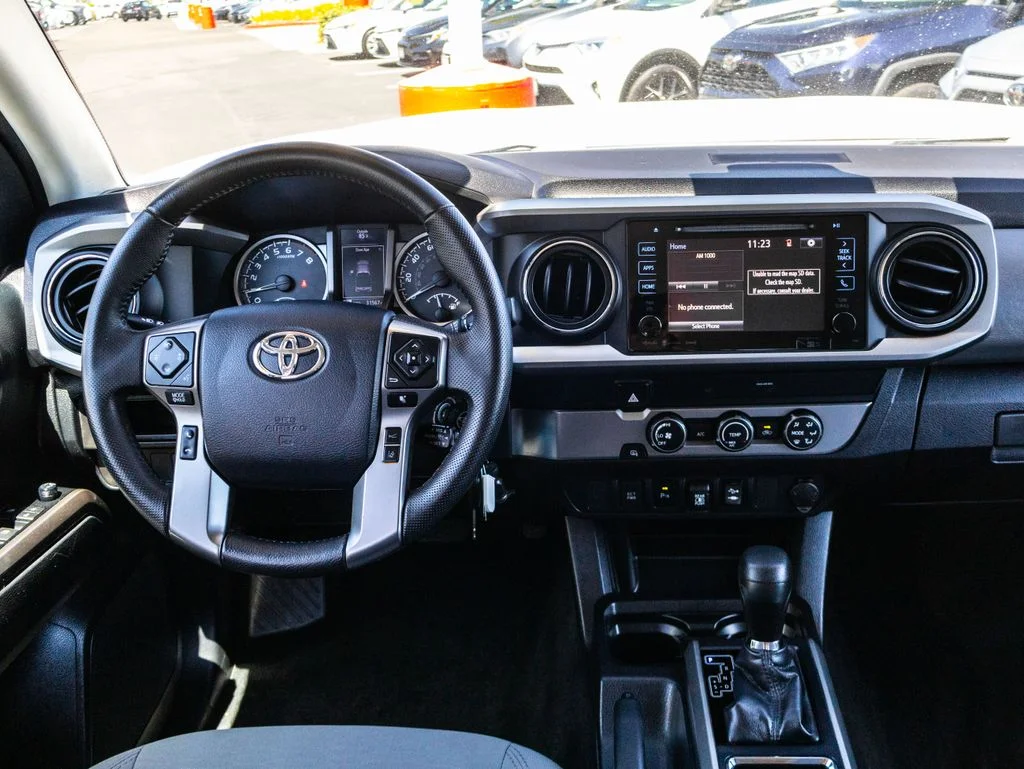 Used 2019 White Toyota SR5 image 22