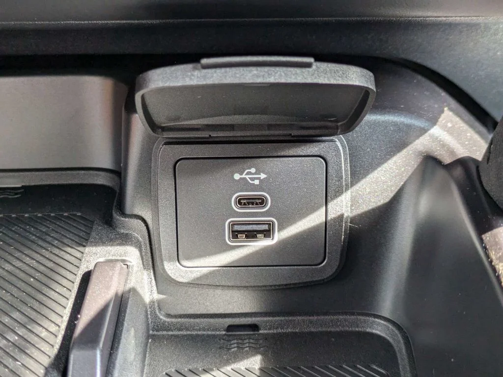 New 2026 Avalanche Gray Ford Badlands image 23