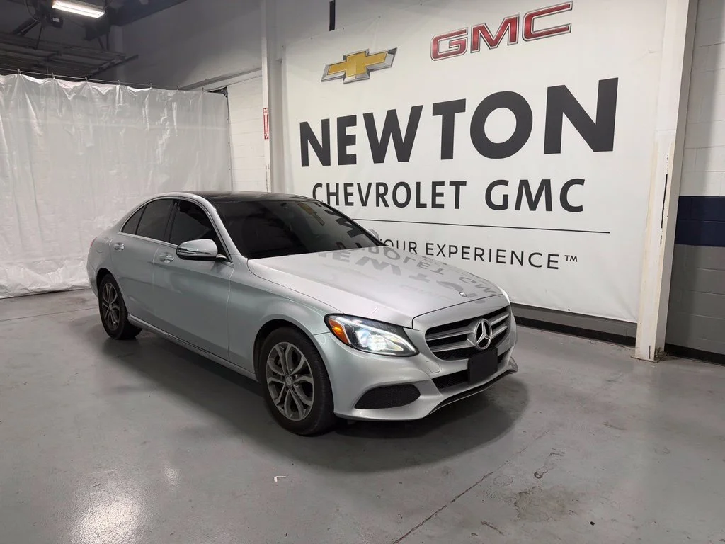 Used 2016 Silver Mercedes-Benz C 300 image 2