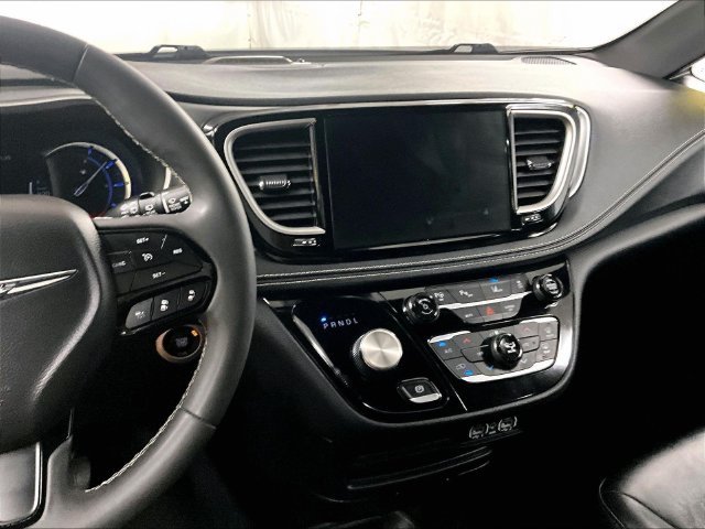 Used 2024 White Chrysler Select S Appearance image 25