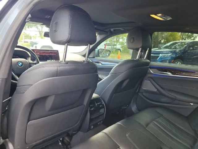2021 BMW 5 Series 530i - Photo 13