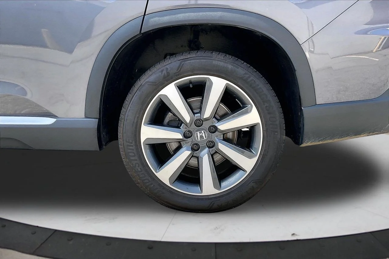 Certified Used 2025  Honda Elite image 38