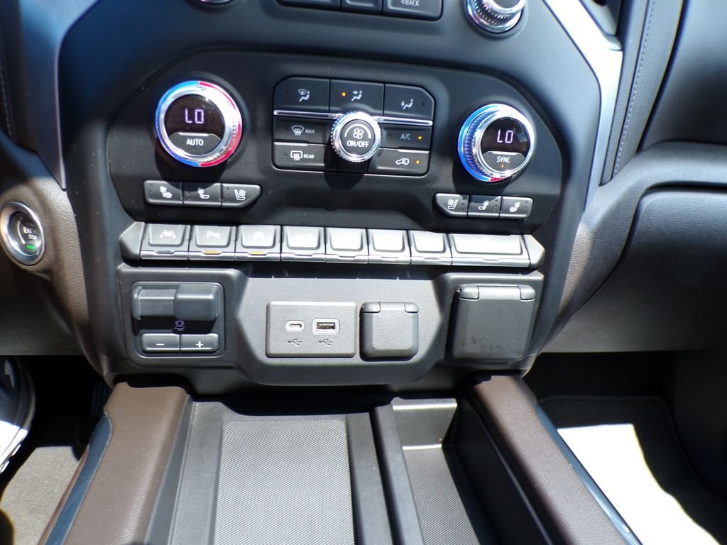 Used 2021 Steel Metallic GMC SLT image 23