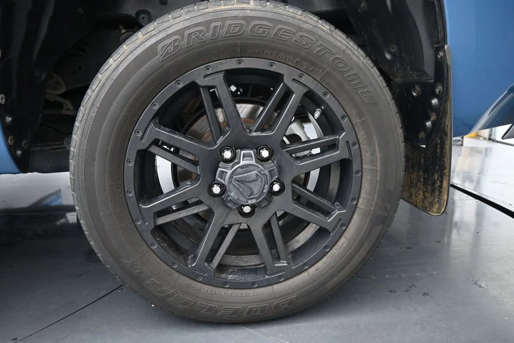 Used 2020 Blue Toyota SR5 image 14