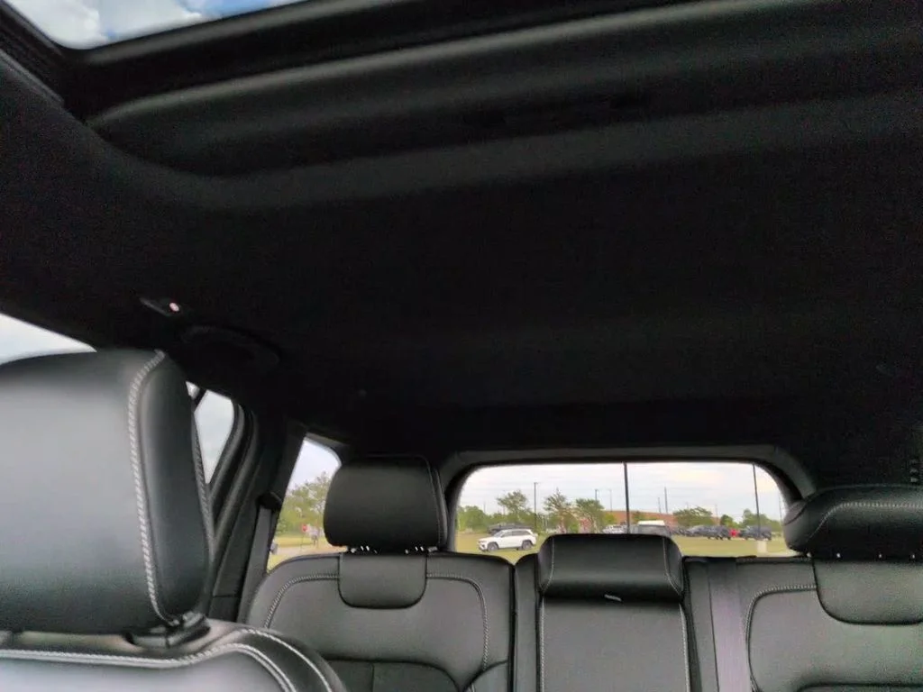 New 2026 Black Jeep Altitude image 29