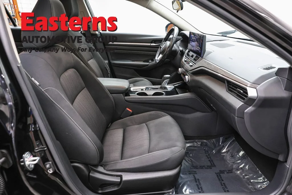 Used 2023 Black Nissan 2.5 SV image 24
