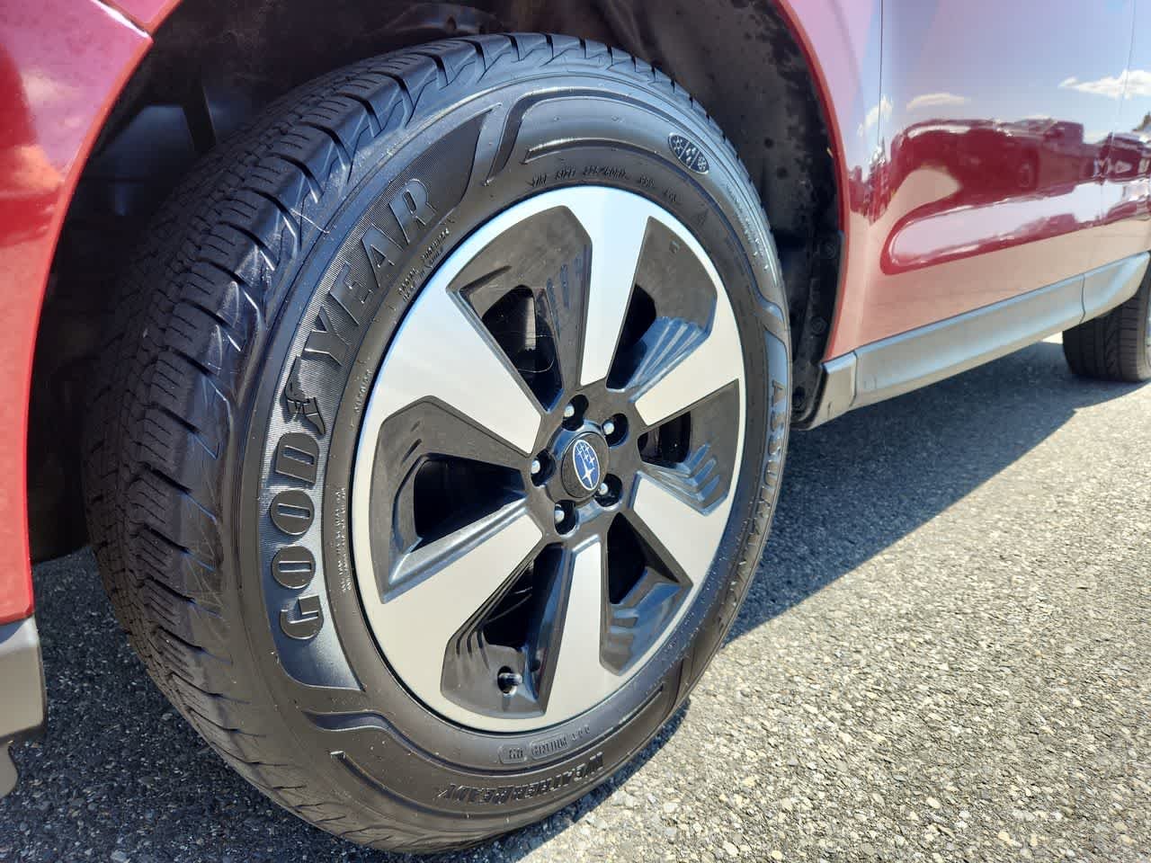 Used 2018 Venetian Red Pearl Subaru Premium image 20