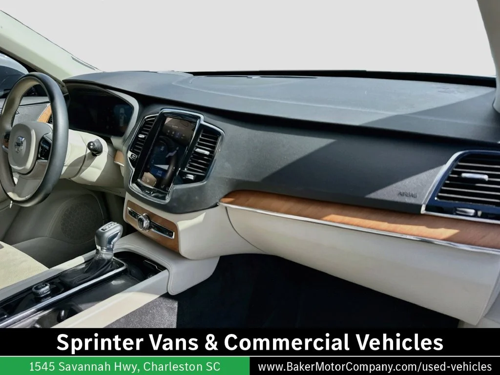 Used 2022 Crystal White Volvo T6 Momentum image 27