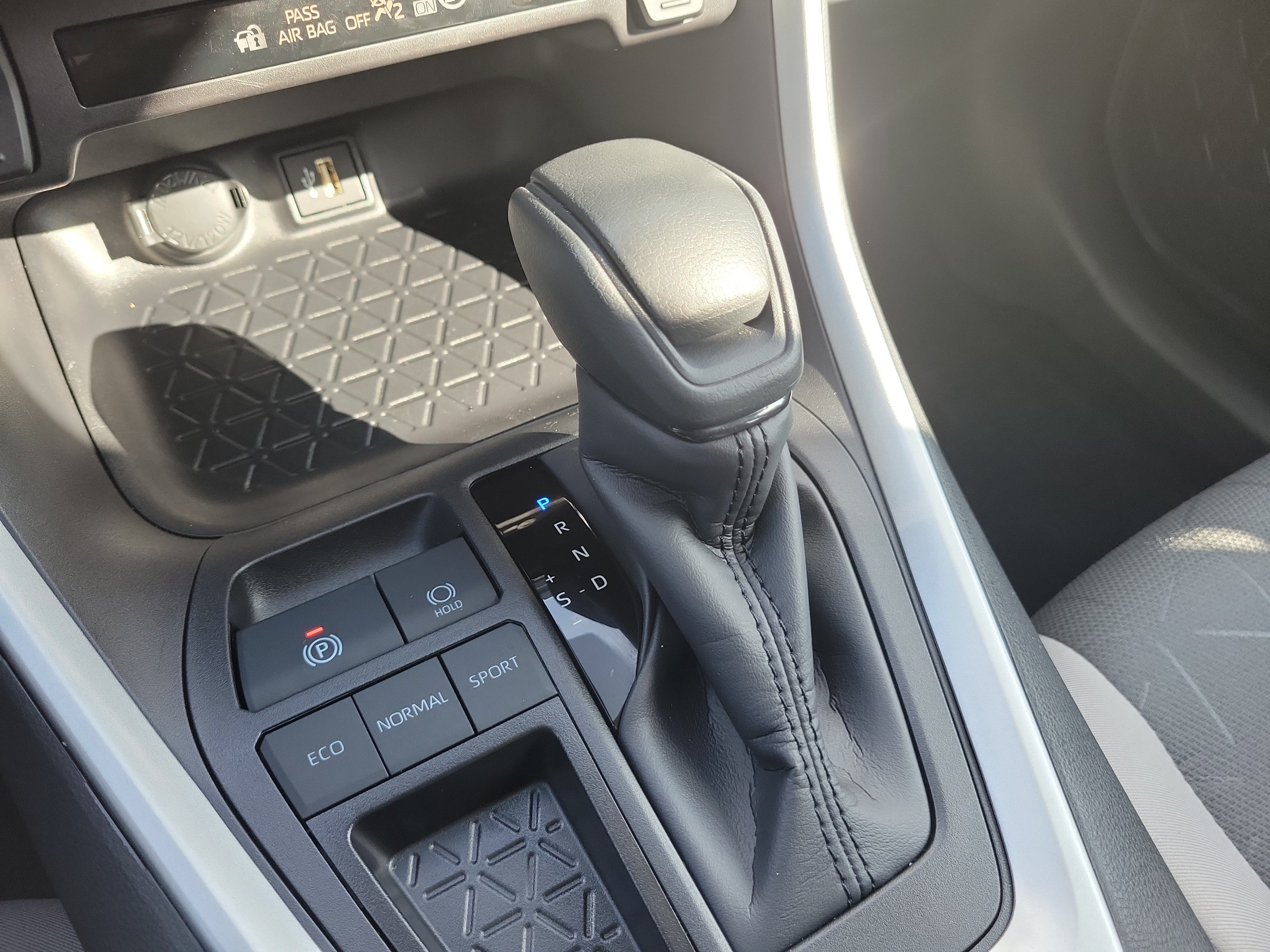Certified Used 2025 Ice Toyota XLE image 30