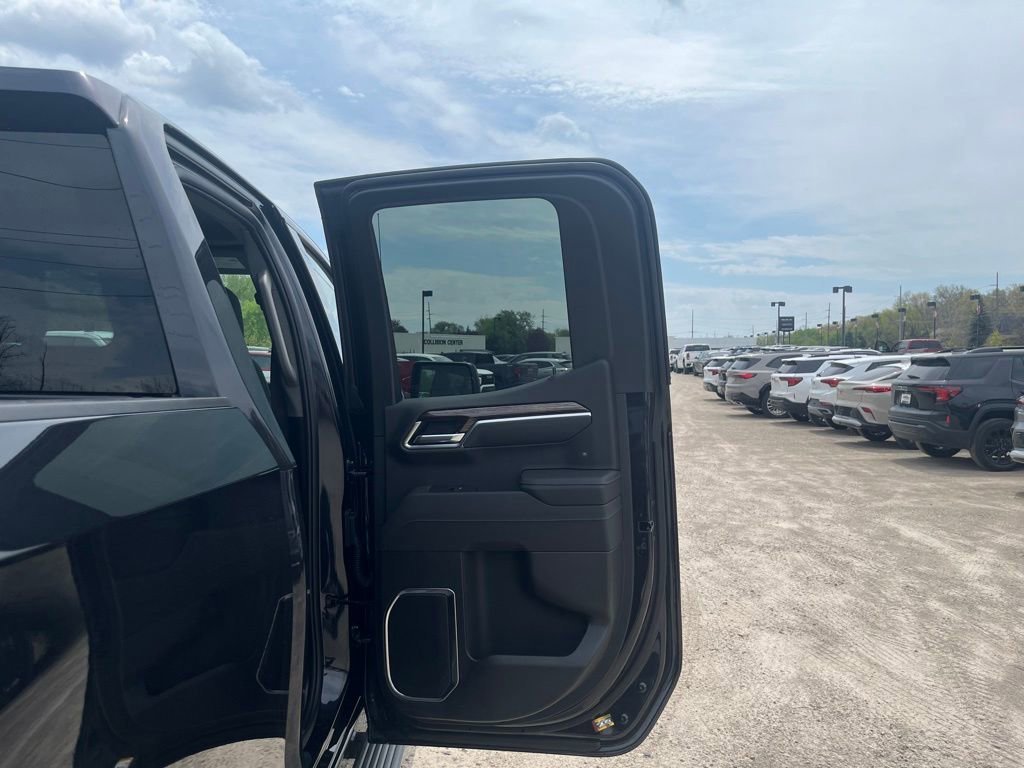 Used 2026 Titanium Rush Metallic GMC Elevation image 30