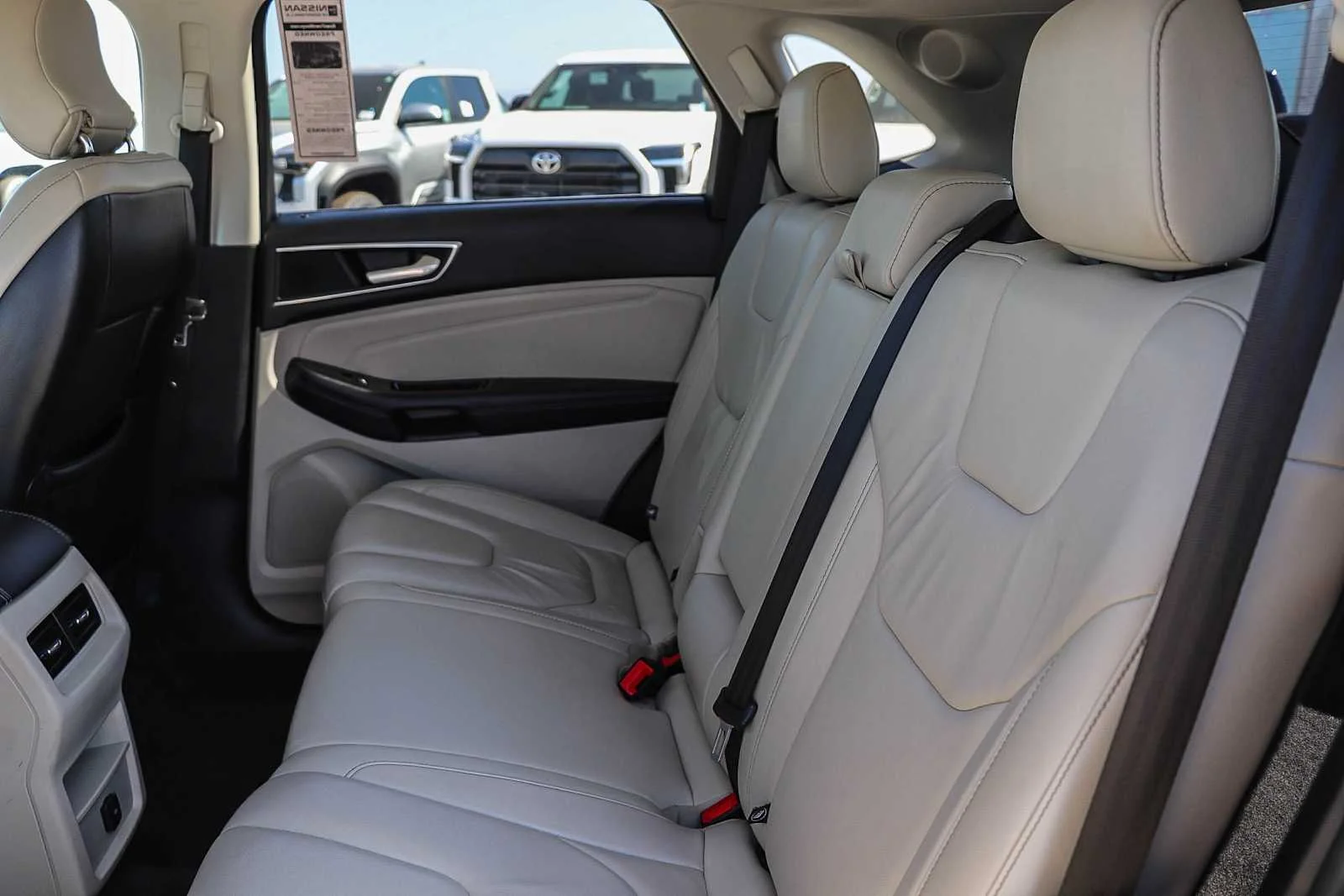 Used 2016 Magnetic Metallic Ford Titanium image 17