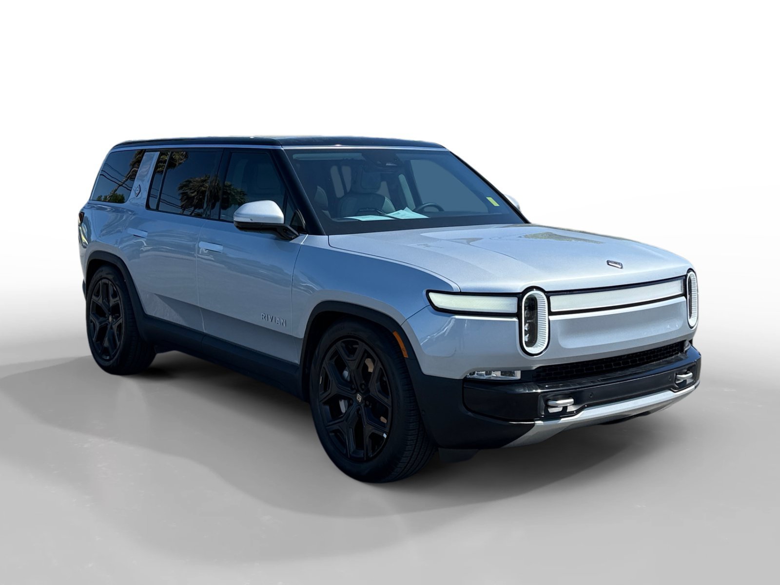 Used 2024 La Silver Rivian Adventure Dual Motor Standard Pack image 7