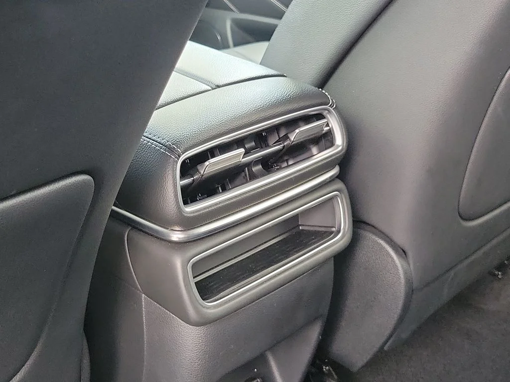 Used 2025 Black Genesis 2.5T image 23