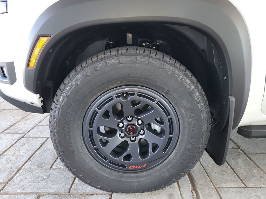 New 2026 Glacier White Nissan PRO-4X image 22