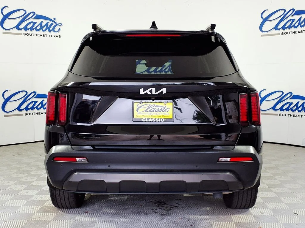Used 2023 Black Kia X-Line EX image 4
