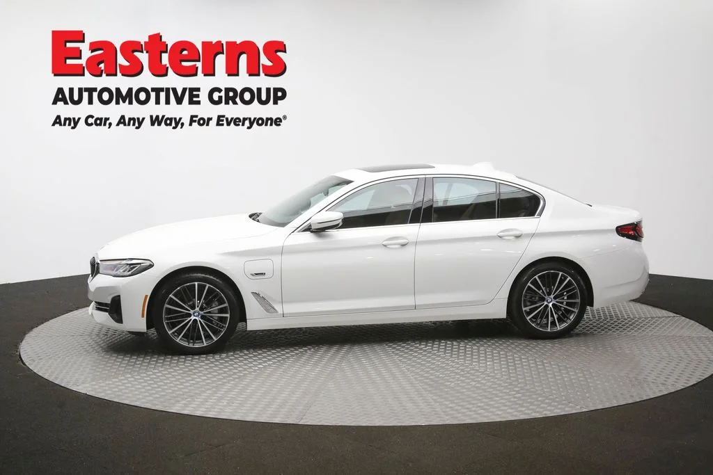 Used 2023 White BMW 530e iPerformance image 63