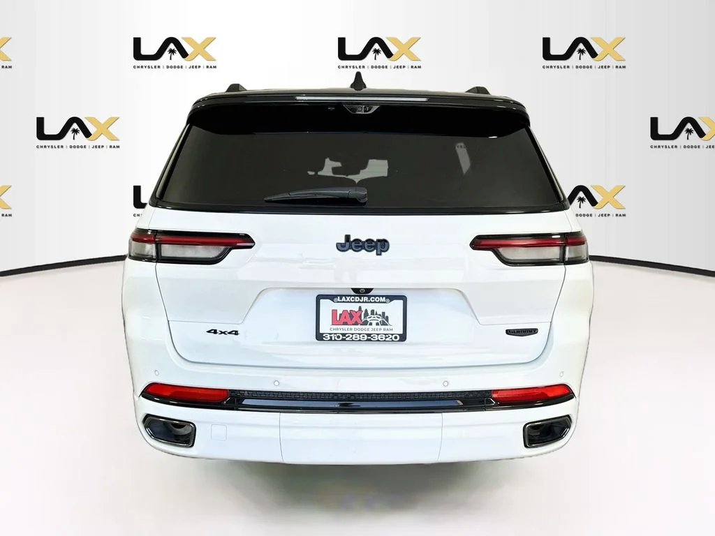 Used 2023 White Jeep Summit image 6