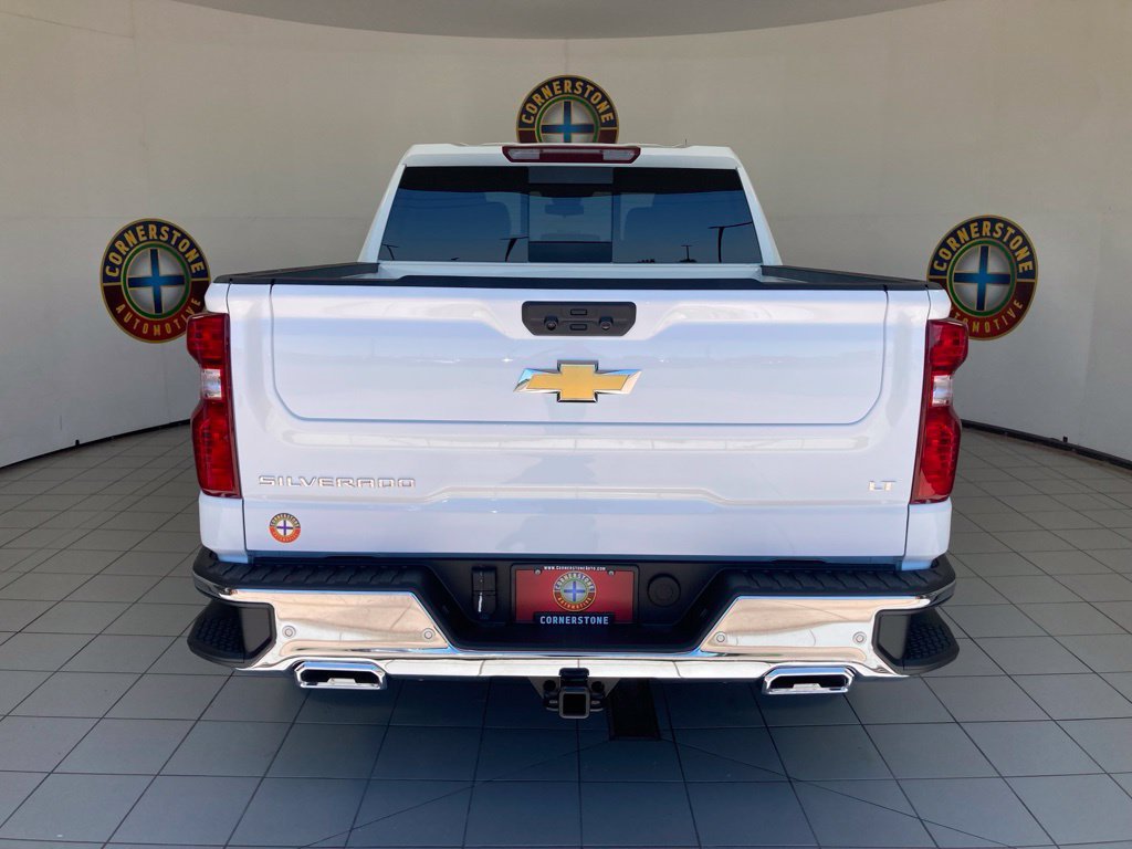 New 2026 Summit White Chevrolet LT image 19