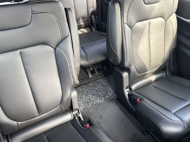 New 2026 Silver Zynith Exterior Paint Jeep  image 14