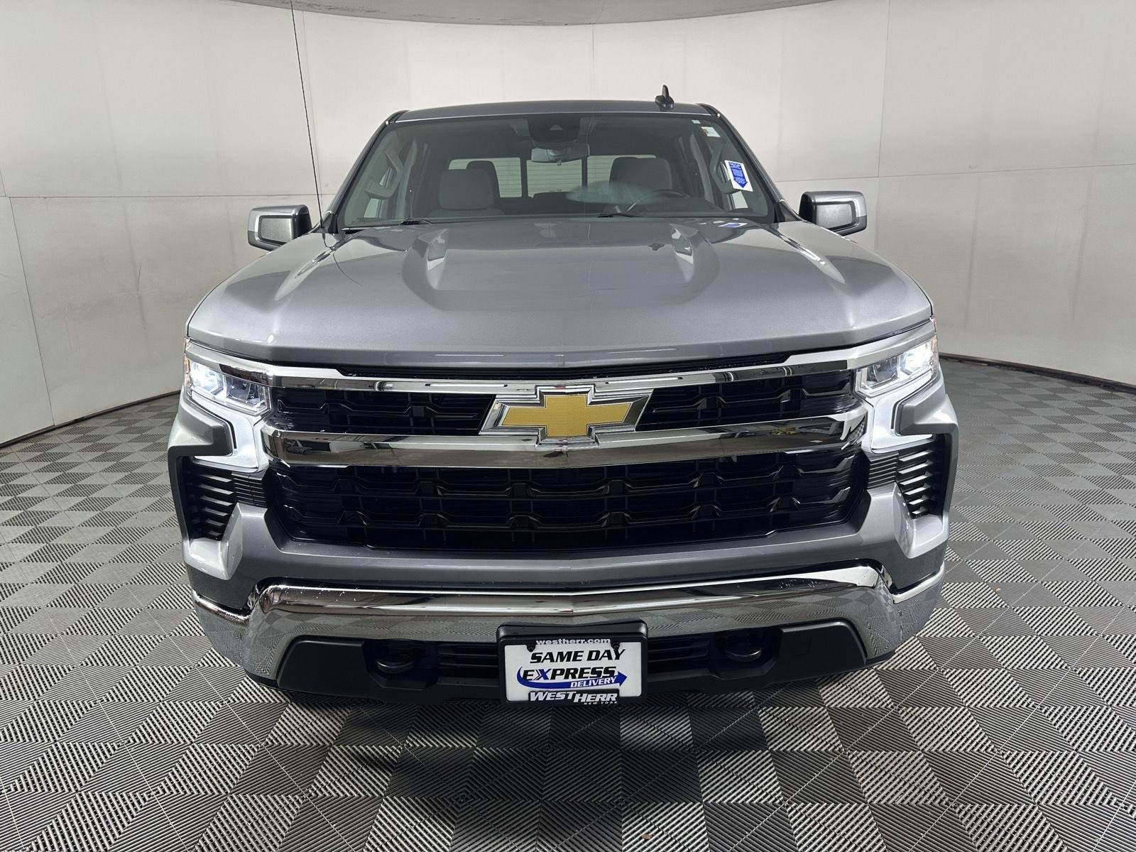 Used 2023 Sterling Gray Metallic Chevrolet LT image 12
