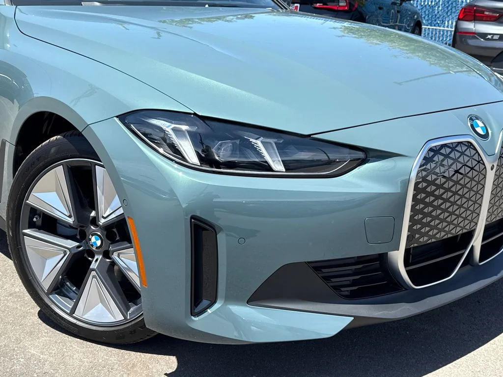 New 2026 Green BMW eDrive40 image 6