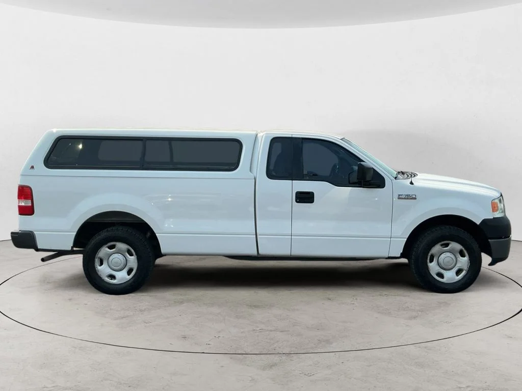 Used 2007 White Ford XL image 4