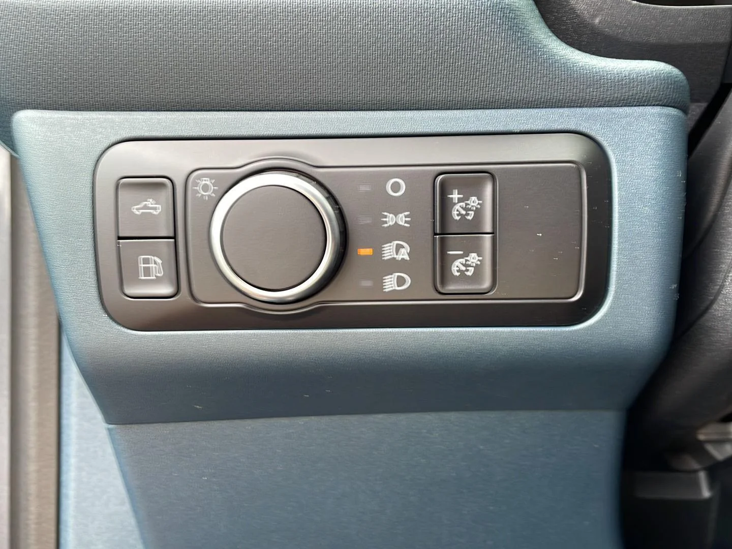 New 2026 Carbonized Gray Metallic Ford XL image 11