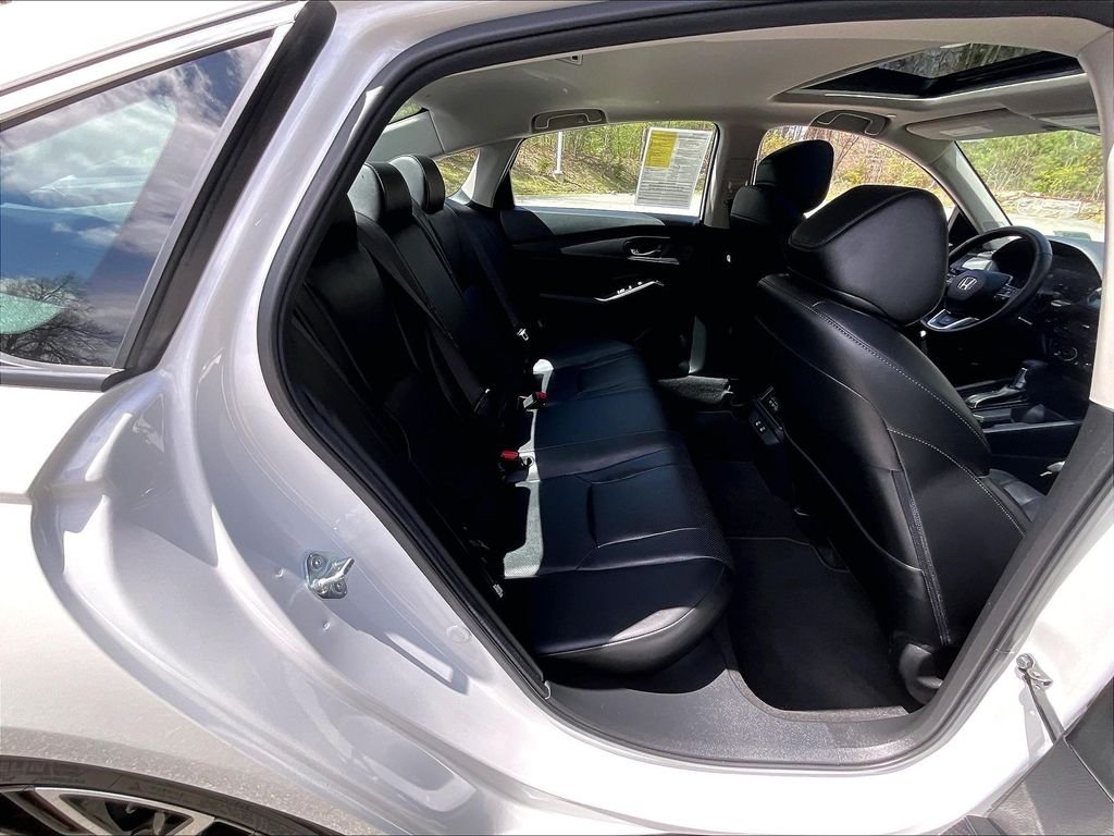 Used 2025 White Honda Touring image 16