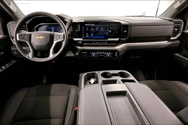 Used 2025 Summit White Chevrolet LT image 19