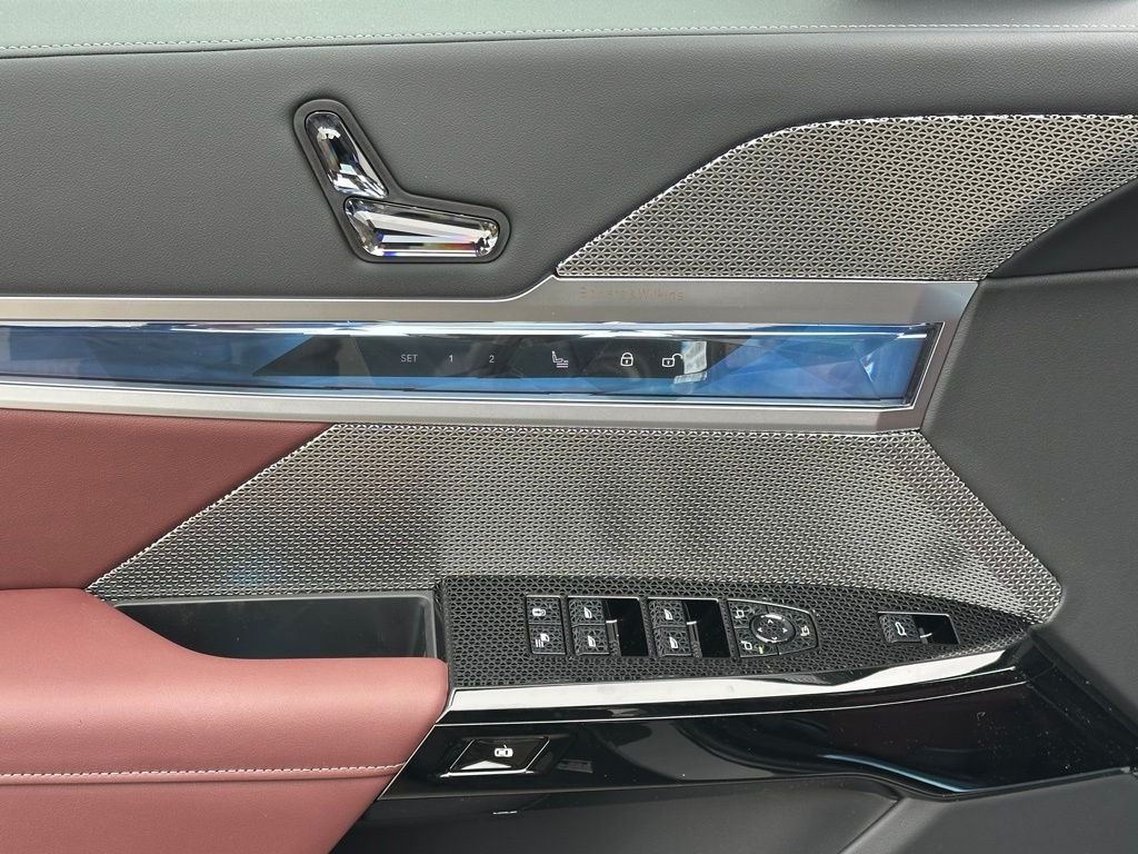 2025 BMW 7 Series 760i - Photo 16