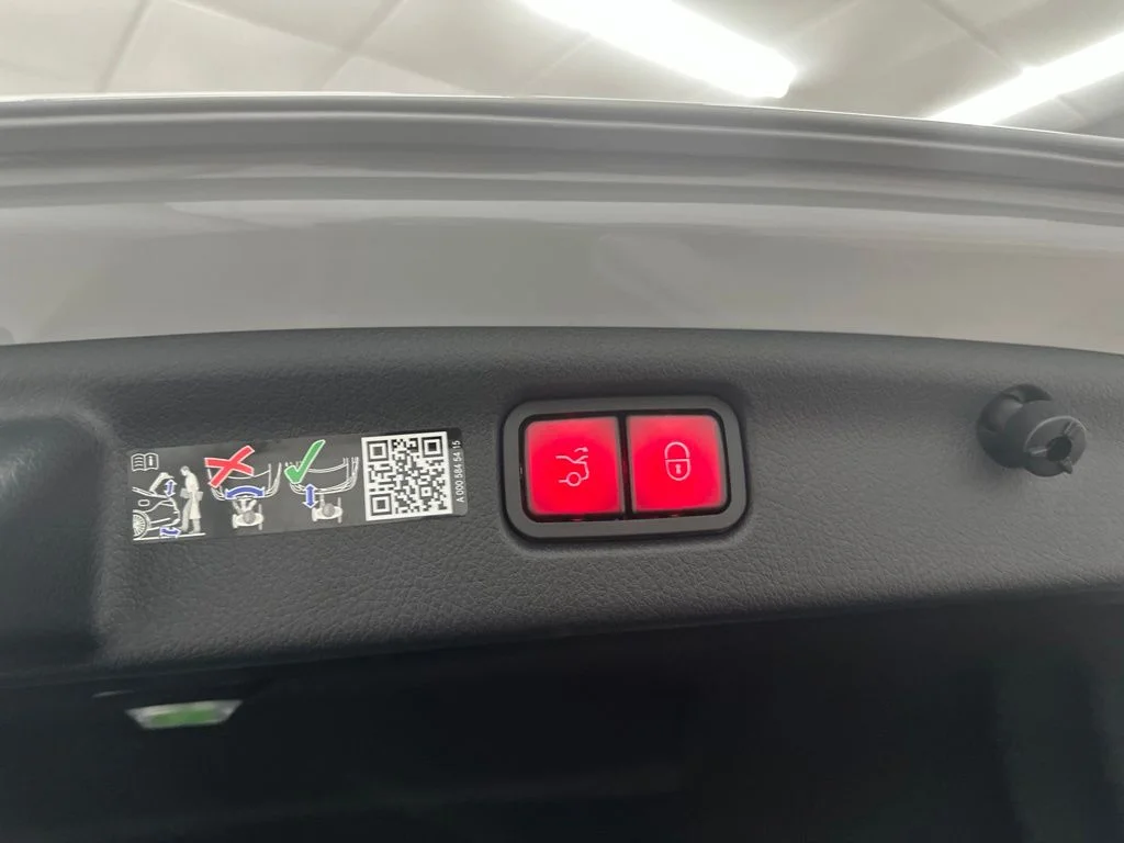 New 2026 White Mercedes-Benz C 300 image 27