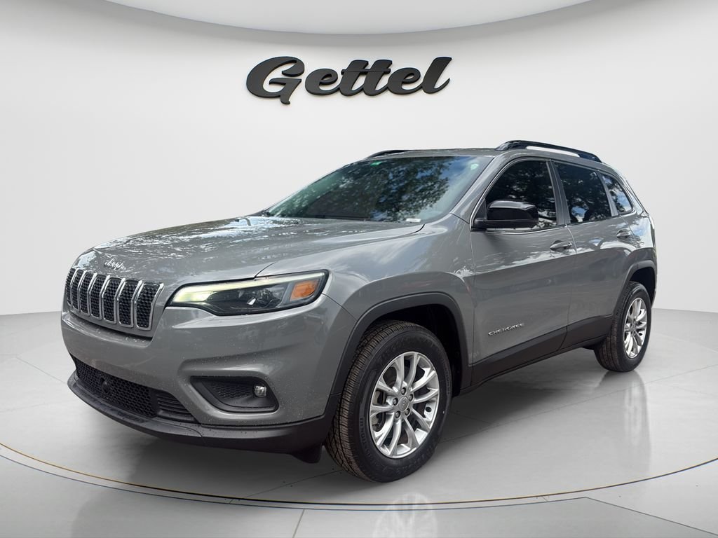 Used 2022 Gray Jeep Latitude Lux image 1