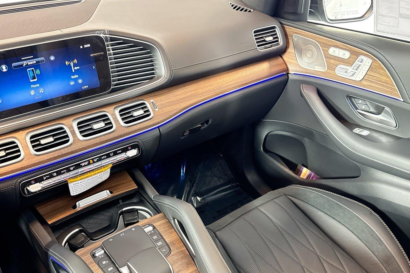 New 2026 Manufaktur Moonlight White Metallic Mercedes-Benz AMG® GLS 63 image 21