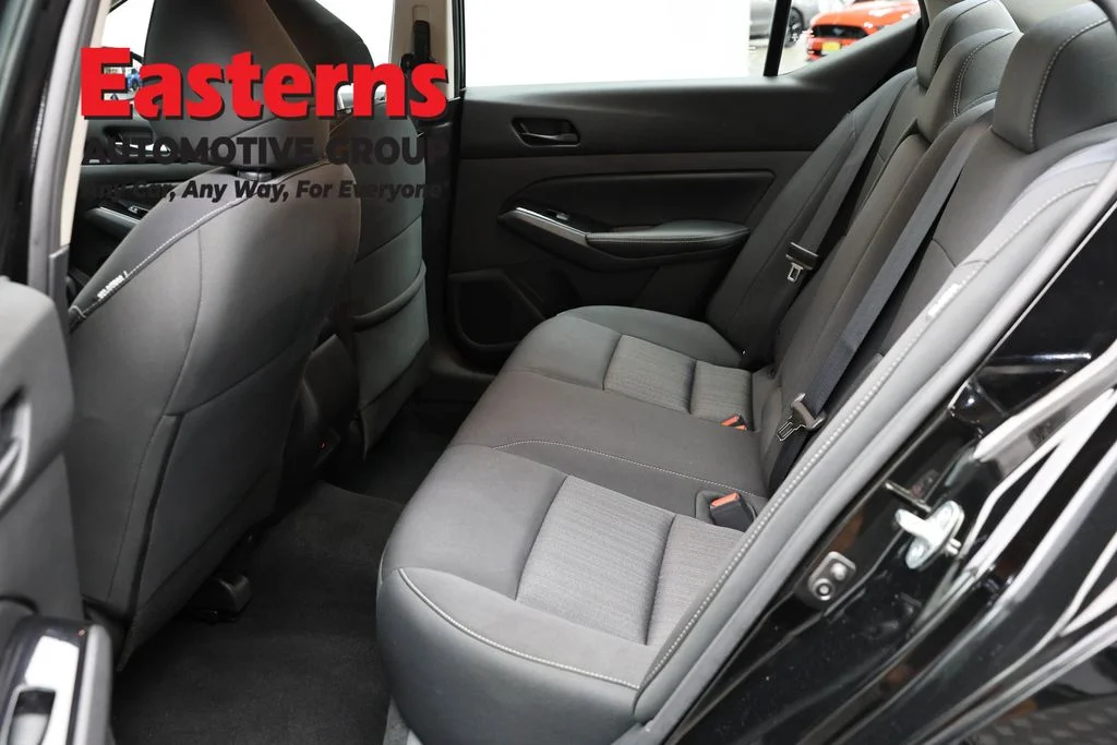 Used 2023 Black Nissan 2.5 SV image 21