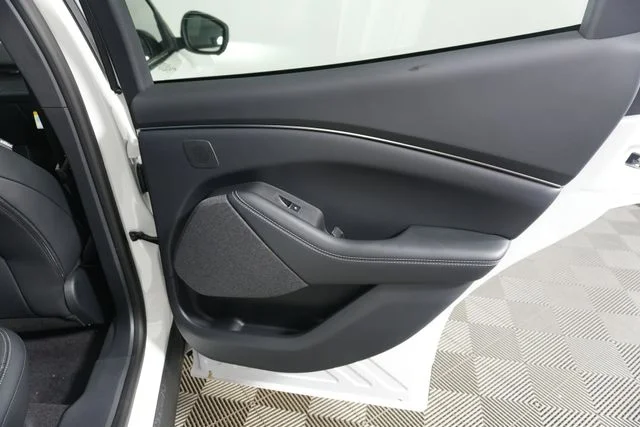 New 2026 Star White Metallic Tri-coat Ford Premium image 31