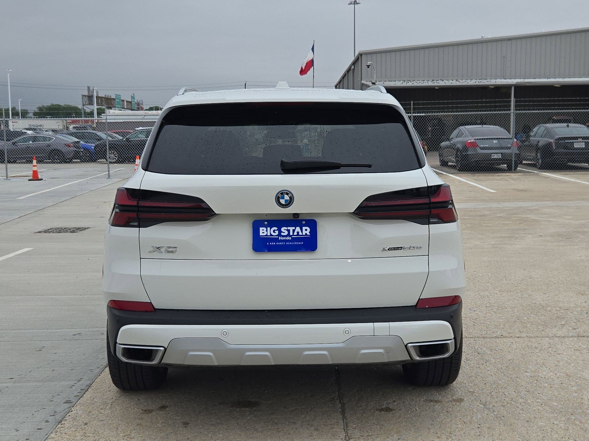 Used 2025 Alpine White BMW xDrive50e image 4