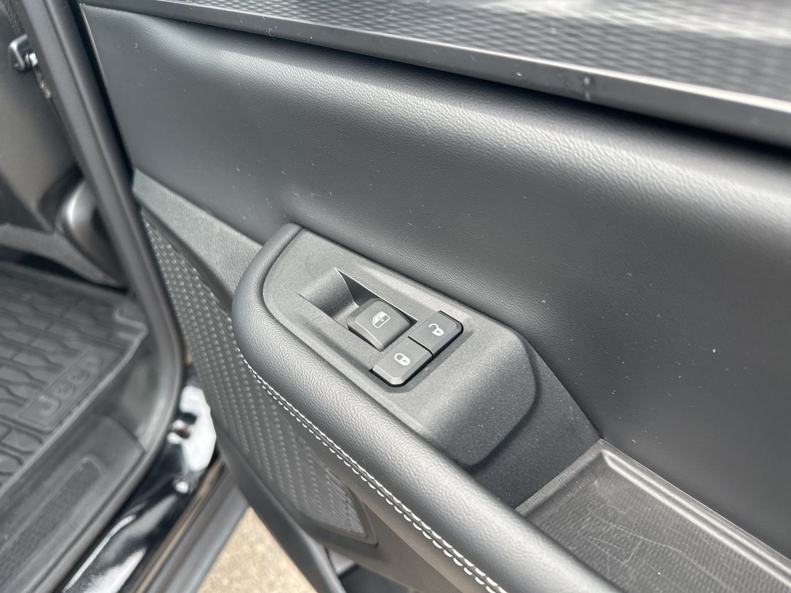 Used 2024 Black Jeep Laredo X image 28
