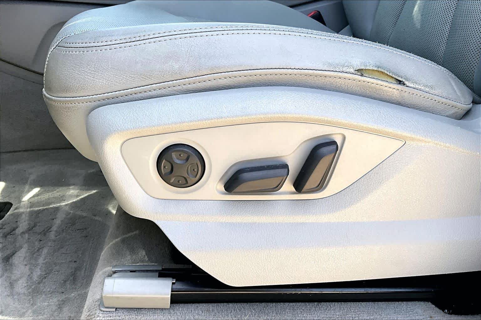 Used 2017 Florett Silver Metallic Audi Prestige image 32