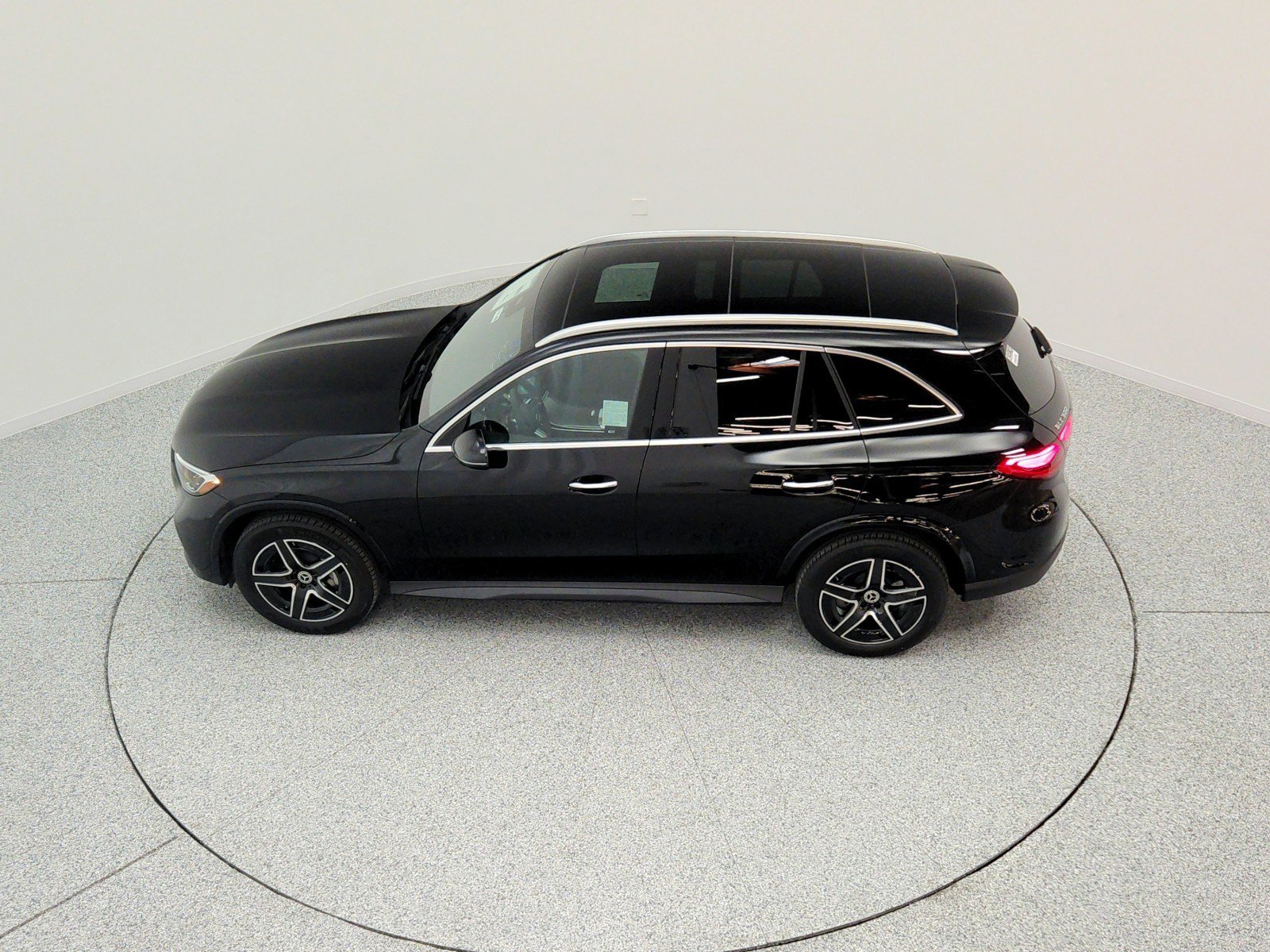 New 2026 Black Mercedes-Benz GLC 300 SUV image 52