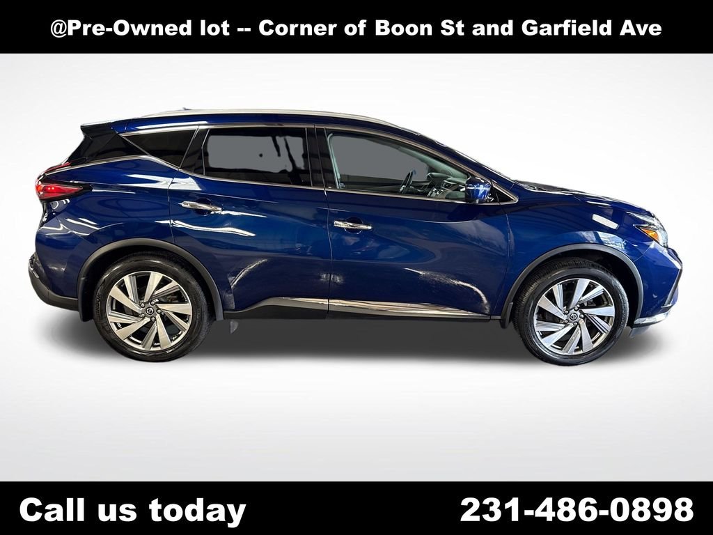 Used 2020 Blue Nissan SL image 6