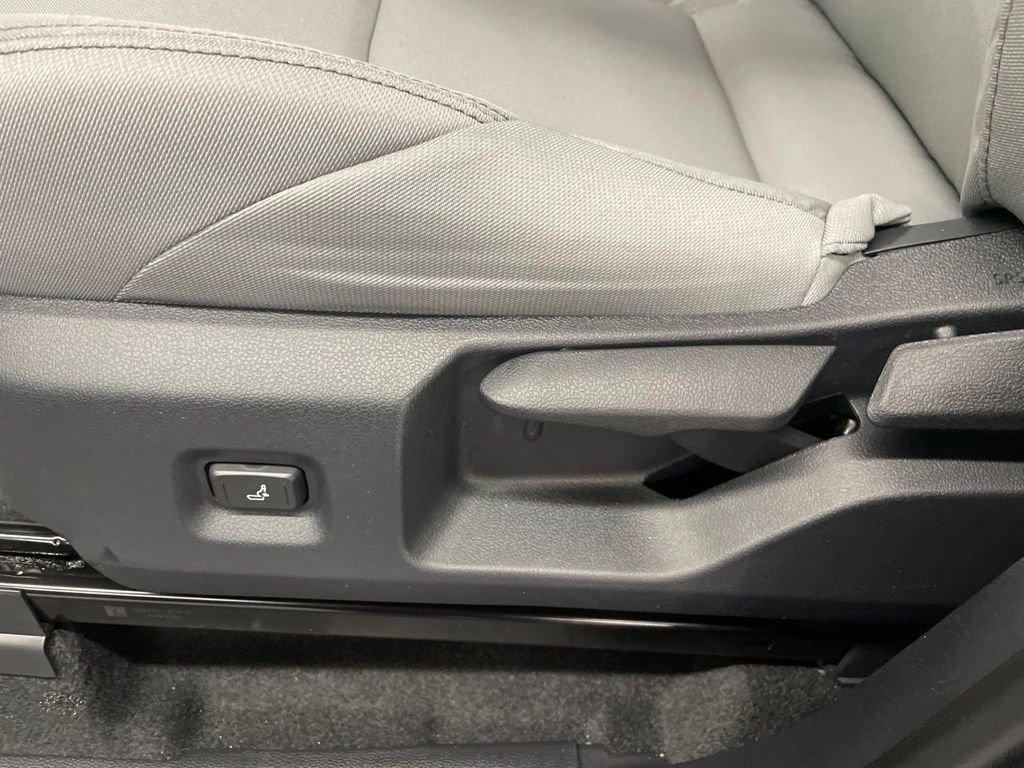 2026 Toyota Tacoma SR5 - Photo 15