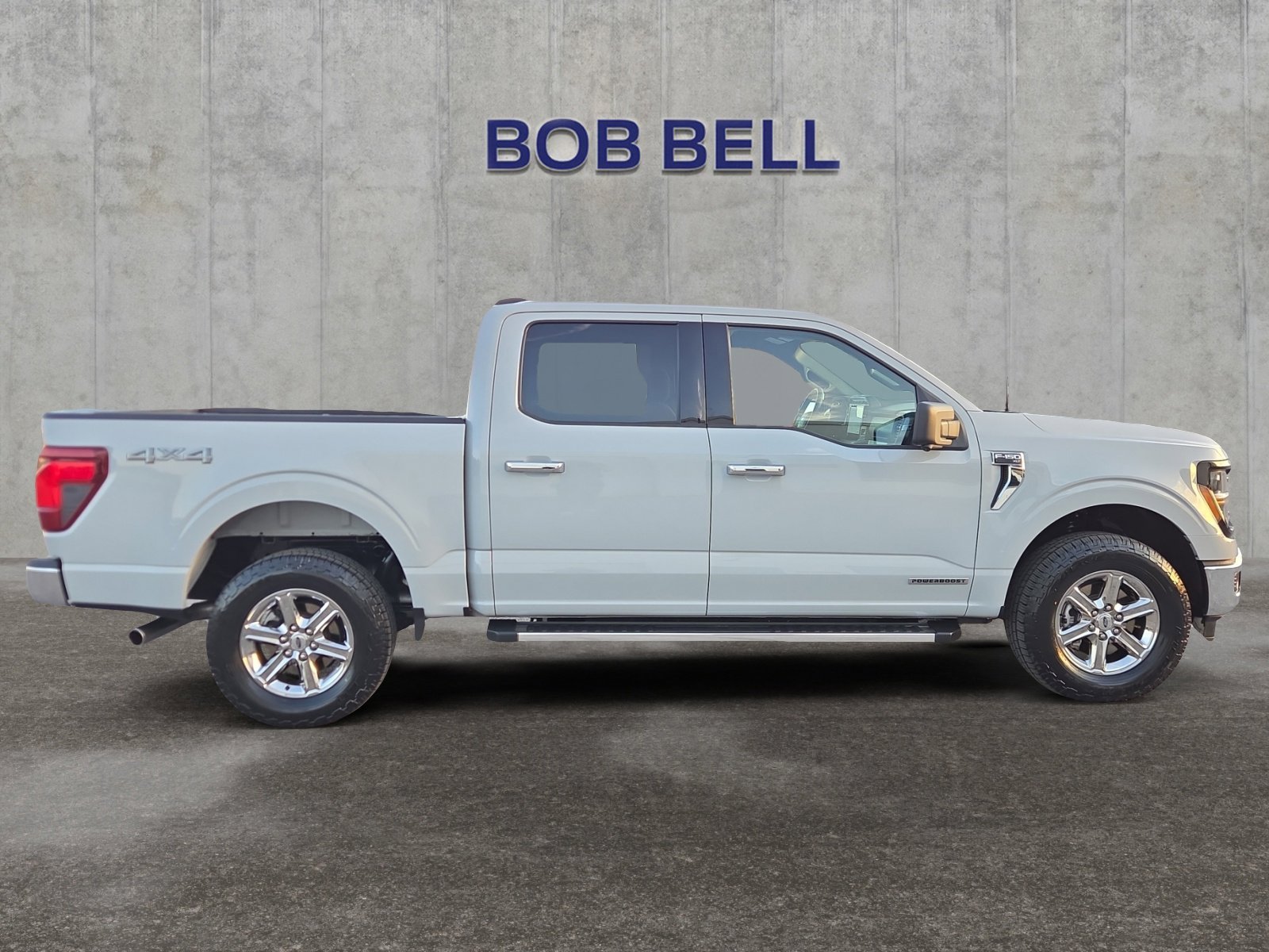 Certified Used 2024 Avalanche Ford XLT image 6